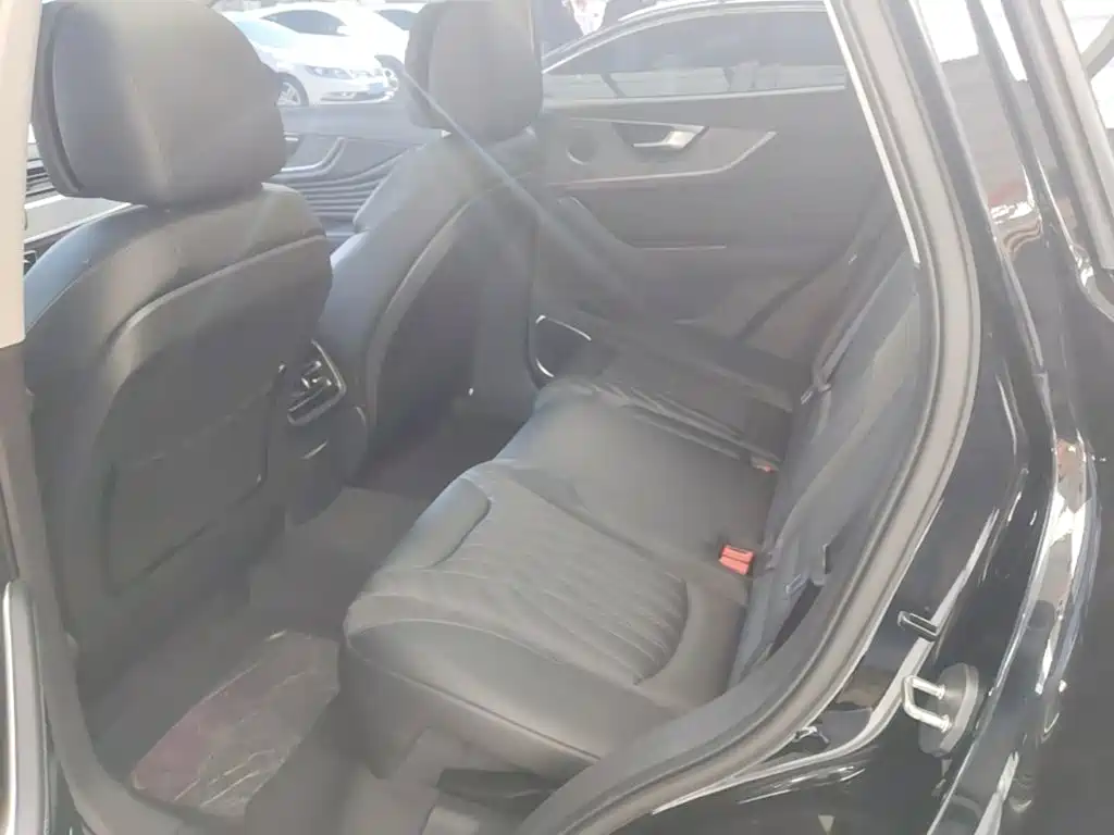 Hongqi HS5 2023 2.0T four-wheel drive Qixiang Pro version купить на сайте DeffCars