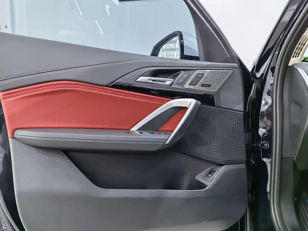 BMW X1 2023 sDrive25Li X Design Package купить на сайте DeffCars