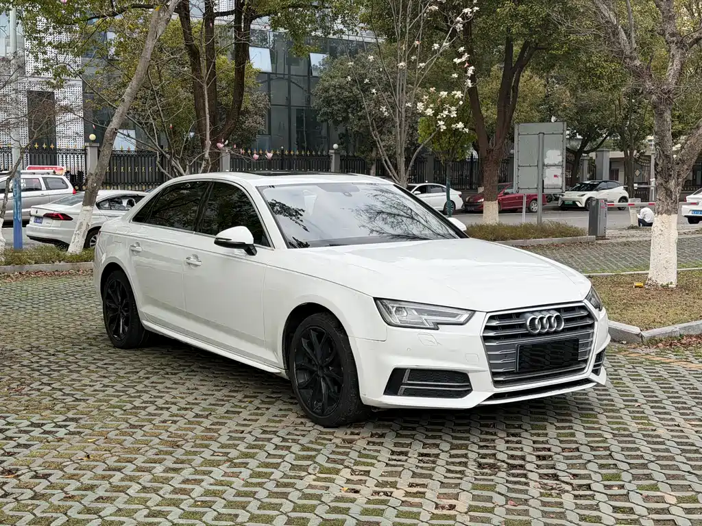 Audi A4L 2017 40 TFSI Fashion Type купить на сайте DeffCars