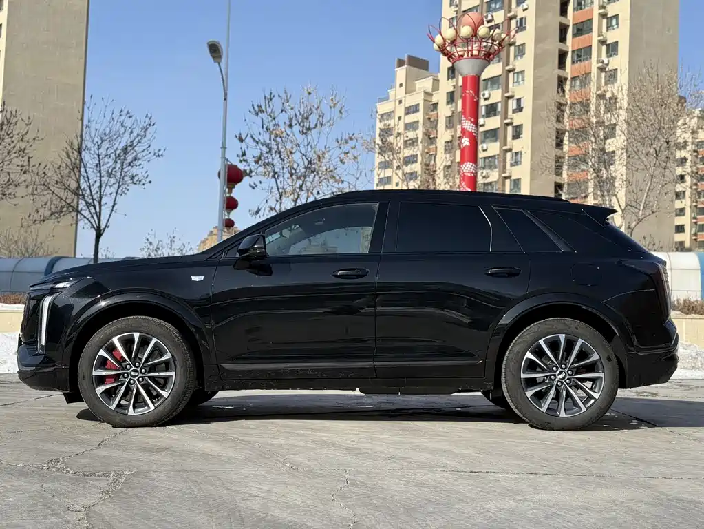 Cadillac XT5 2025 2.0T Premium Model купить на сайте DeffCars