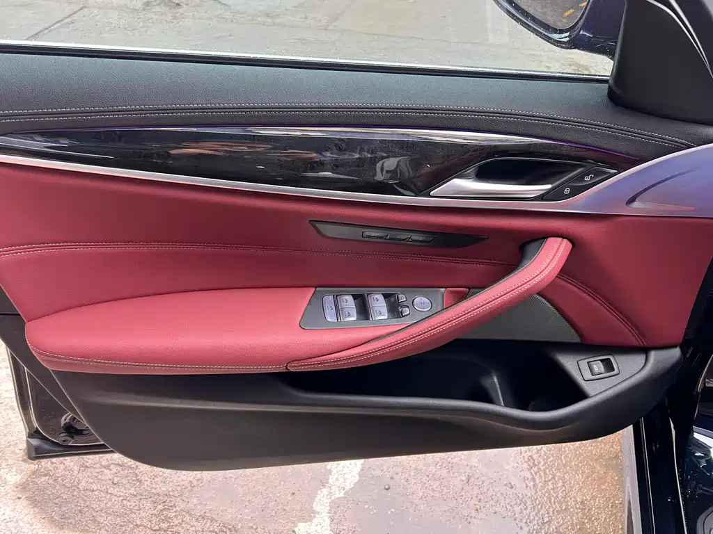 BMW 5 Series 2022 facelift 525Li M Sports Package купить на сайте DeffCars