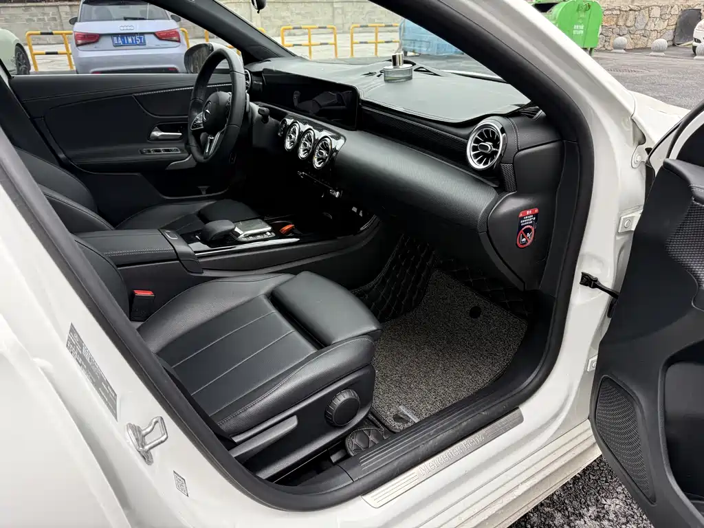 Mercedes-Benz A-Class 2022 A 200 L Sports Sedan Dynamic Type купить на сайте DeffCars