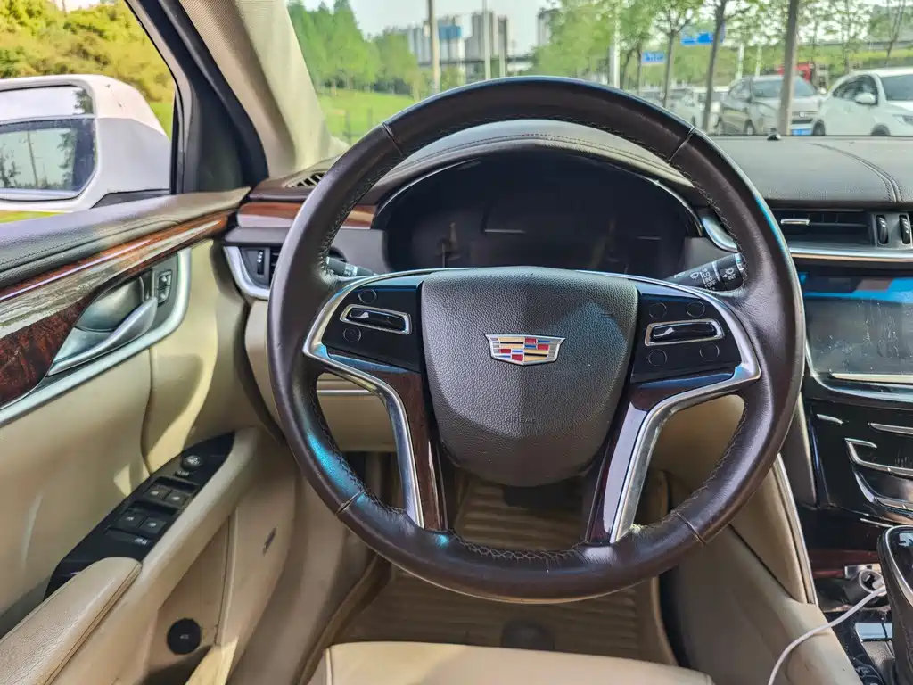 Cadillac XTS 2016 28T Elite купить на сайте DeffCars