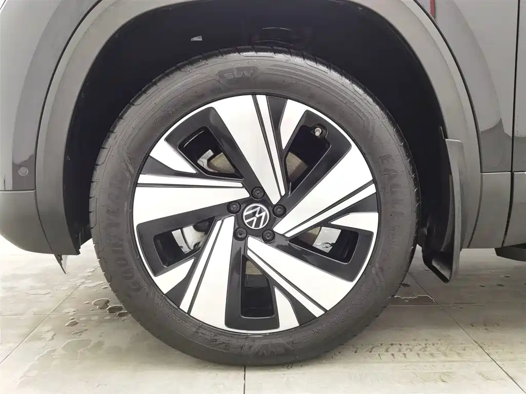 Touron 2024 380TSI four-wheel drive luxury version купить на сайте DeffCars