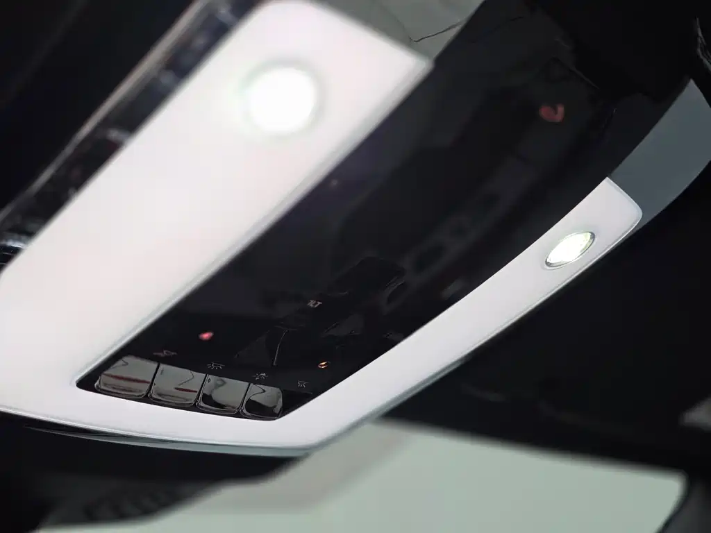 Cullinan 2018 four-seat version купить на сайте DeffCars