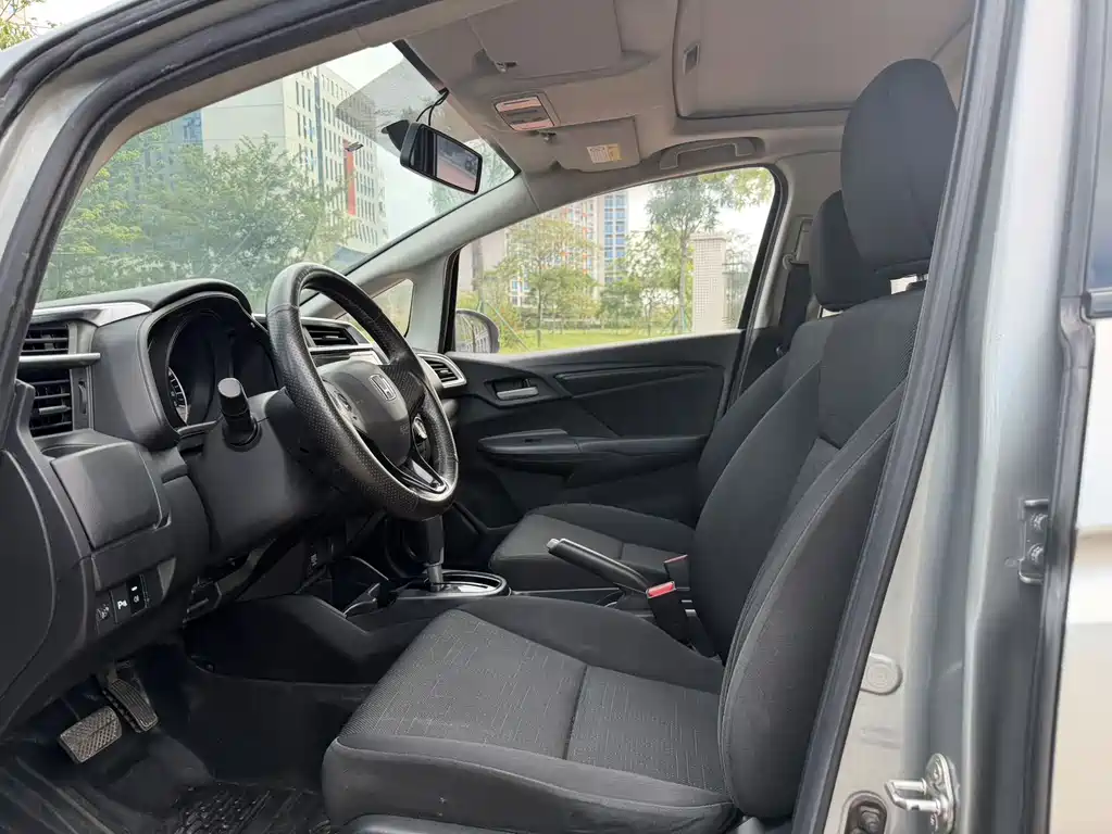 Fit 2016 1.5L LXS CVT Comfort Sunroof Edition купить на сайте DeffCars