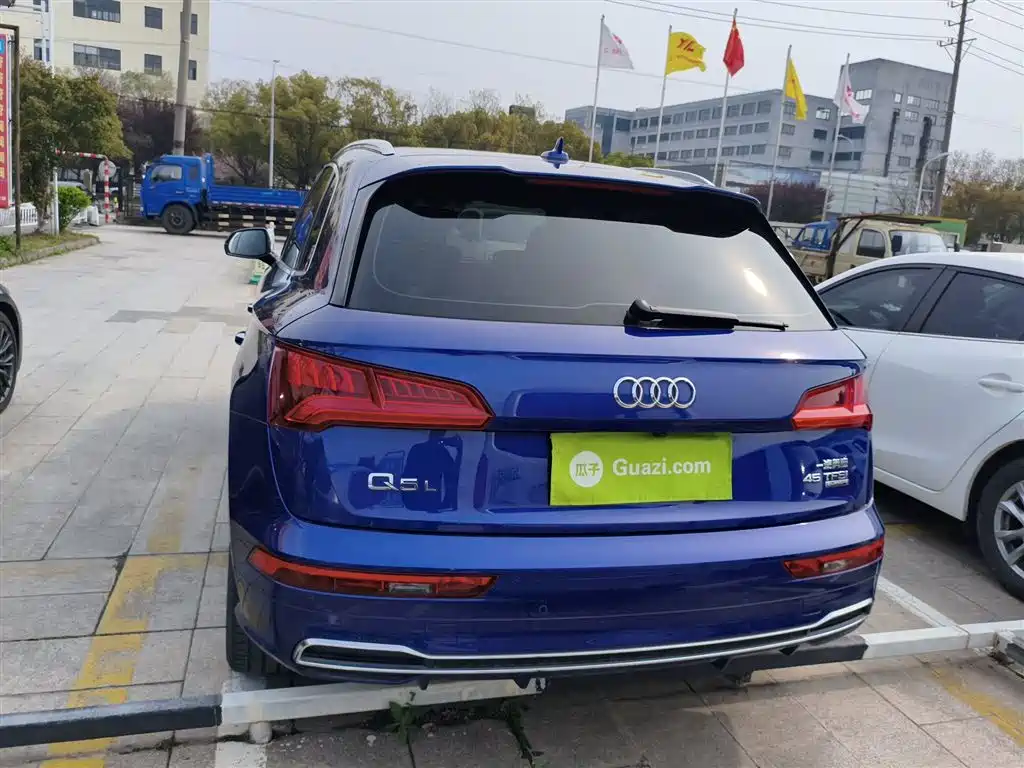 Audi Q5L 2020 45 TFSI exclusive and fashionable model купить на сайте DeffCars