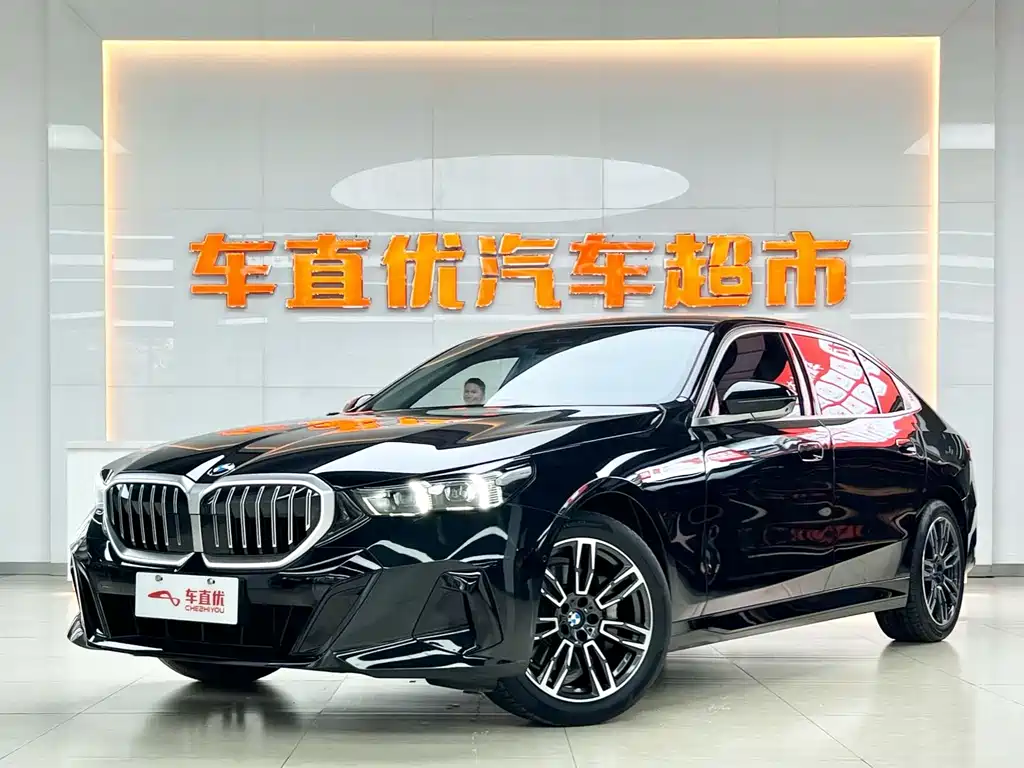 BMW 5 Series 2025 530Li Leading M Sports Package купить на сайте DeffCars
