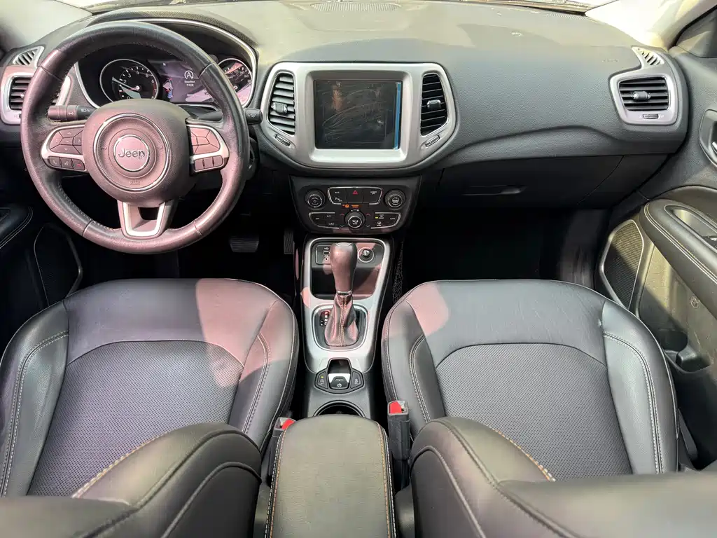Compass 2017 200T Automatic Home Edition купить на сайте DeffCars