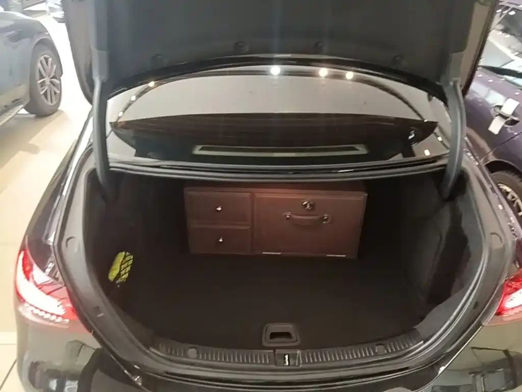 Mercedes E-Class 2023 E300L Luxury Edition купить на сайте DeffCars