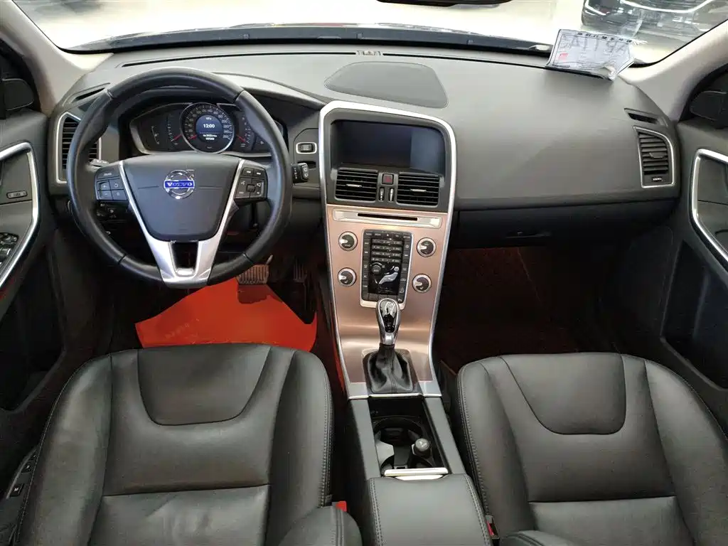Volvo XC60 2017 T5 AWD Smart Edition купить на сайте DeffCars