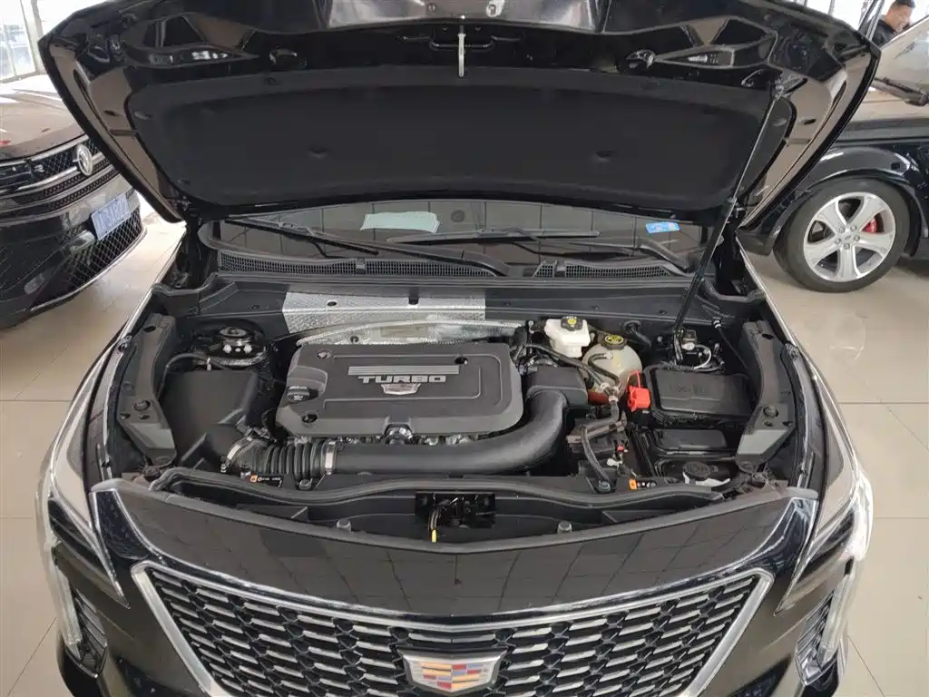 Cadillac XT4 2022 28T two-wheel drive fashion model купить на сайте DeffCars