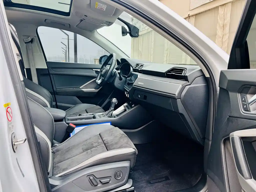 Audi Q3 2019 35 TFSI Fashionable and Dynamic купить на сайте DeffCars