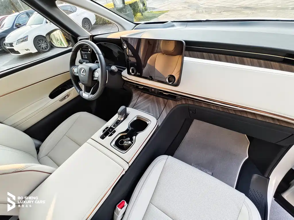 Lexus LM 2025 350h seven-seat elegant version купить на сайте DeffCars