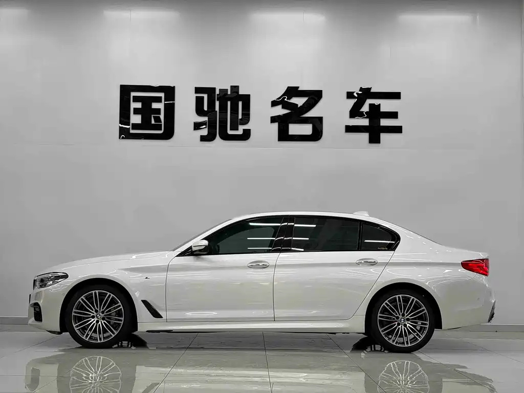 BMW 5 Series 2018 facelift 530Li leading M sports package купить на сайте DeffCars