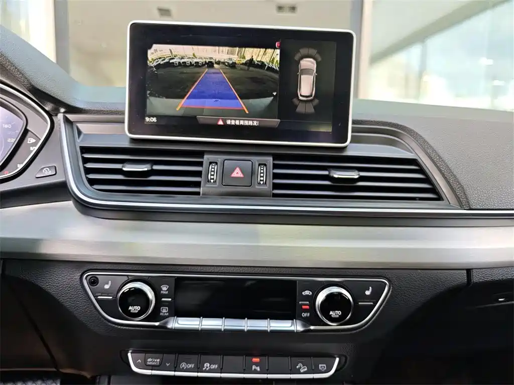 Audi Q5L 2020 40 TFSI enjoys fashionable style купить на сайте DeffCars