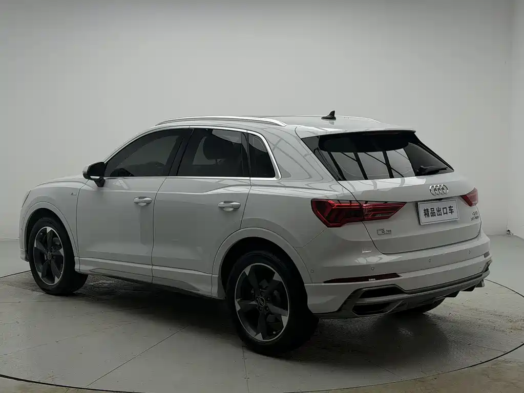 Audi Q3 2023 35 TFSI Fashionable and Dynamic (1.4T) купить на сайте DeffCars