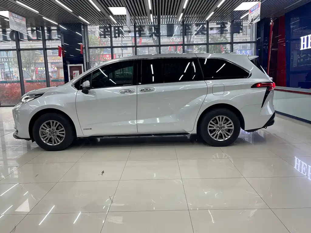 SIENNA 2021 2.5L Hybrid Premium Edition купить на сайте DeffCars