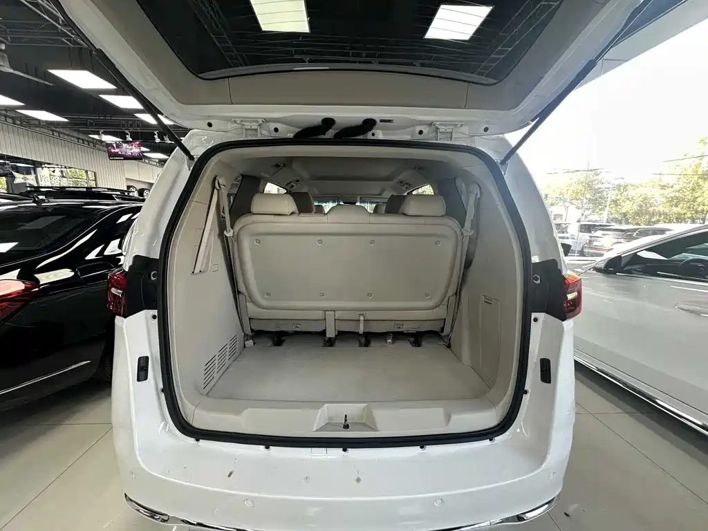 Buick GL8 2023 Land Business Class Comfort Type купить на сайте DeffCars