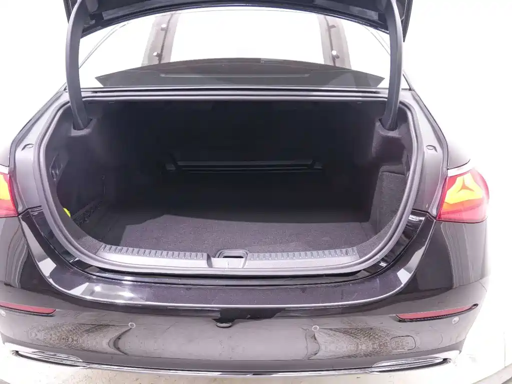 Mercedes-Benz E-Class 2024 E 300 L Luxury Model купить на сайте DeffCars
