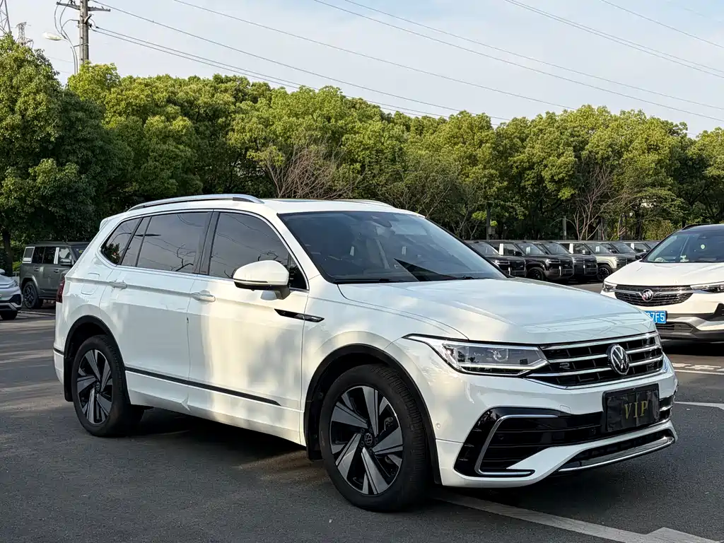 Tiguan L 2023 330TSI automatic two-wheel drive R-Line version купить на сайте DeffCars