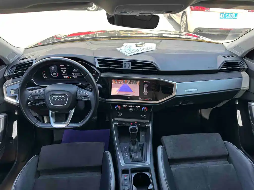 Audi Q3 2022 35 TFSI Fashionable and Dynamic купить на сайте DeffCars