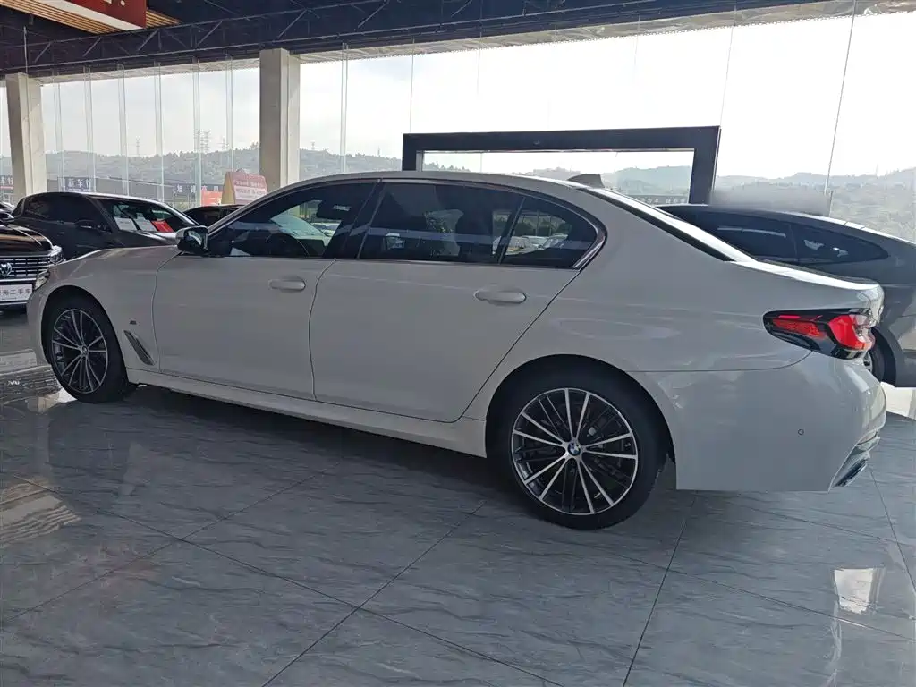 BMW 5 Series 2023 facelift 530Li leading M sports package купить на сайте DeffCars
