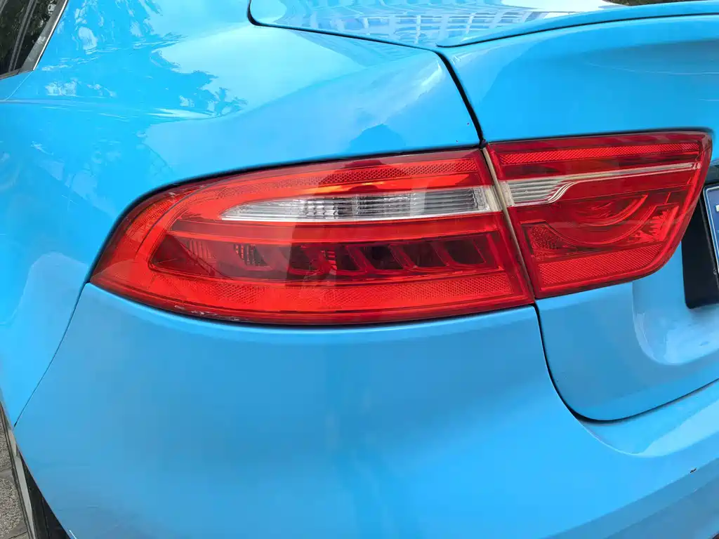 Jaguar XE 2015款 2.0T 200PS R-Sport купить на сайте DeffCars