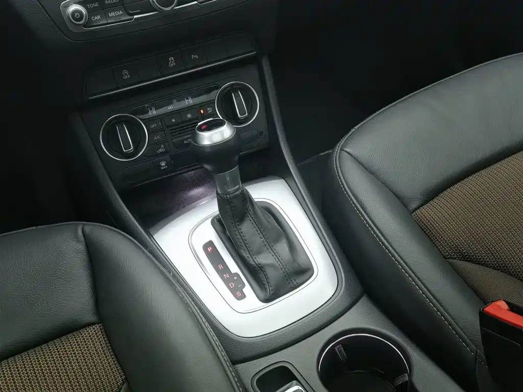 Audi Q3 2018 30th Anniversary Model 30 TFSI Fashion Model купить на сайте DeffCars