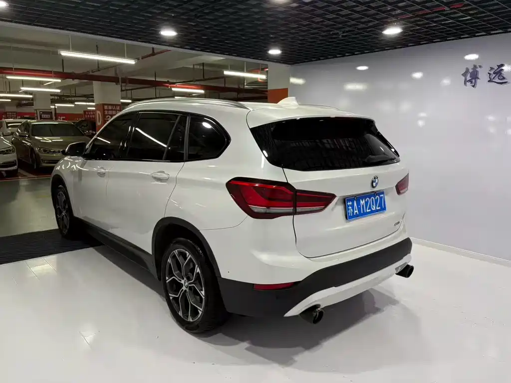 BMW X1 2022 sDrive25Li Leading купить на сайте DeffCars
