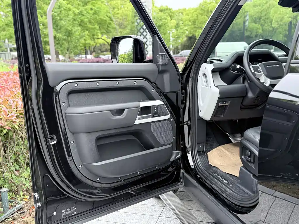 Land Rover Defender 2024 110 3.0T P400 XS купить на сайте DeffCars