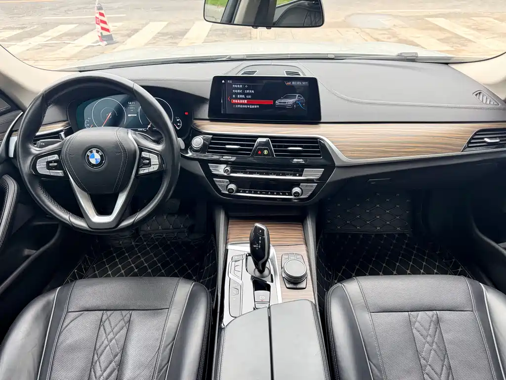 BMW 5 Series New Energy 2019 530Le Luxury Package купить на сайте DeffCars