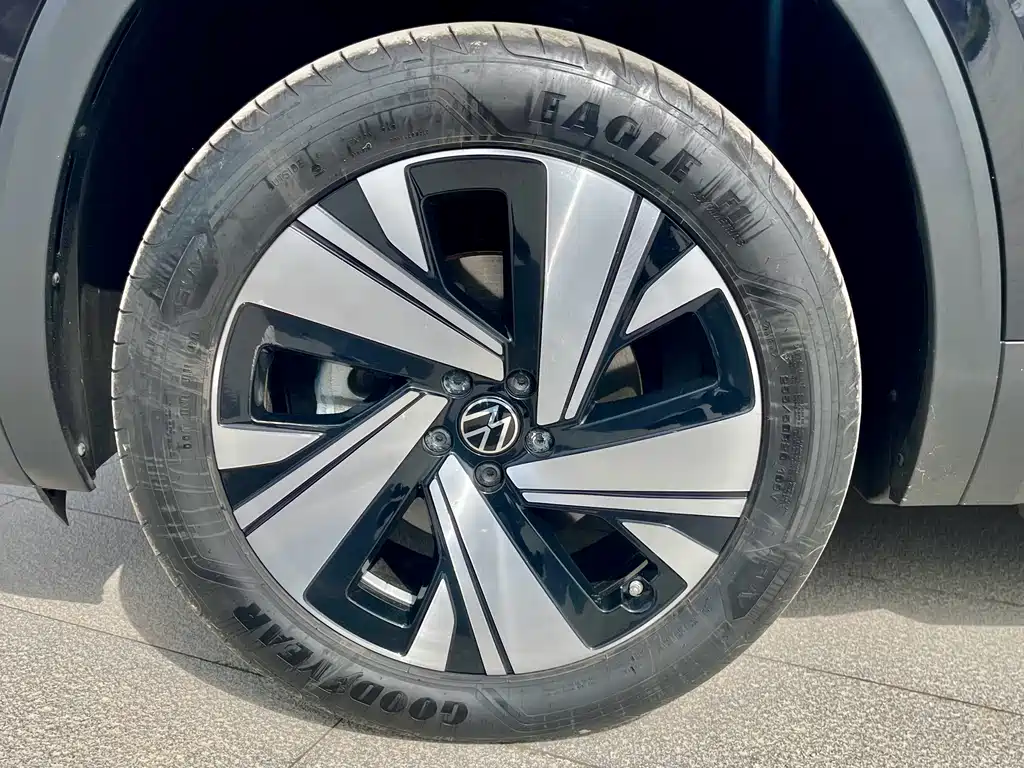 Touron 2024 380TSI four-wheel drive luxury version купить на сайте DeffCars