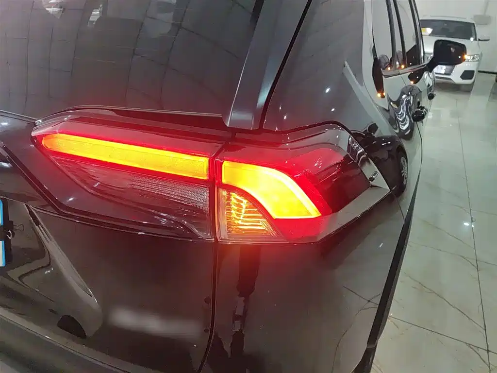 RAV4 Rongfang 2023 2.0L CVT two-wheel drive fashion Plus version купить на сайте DeffCars