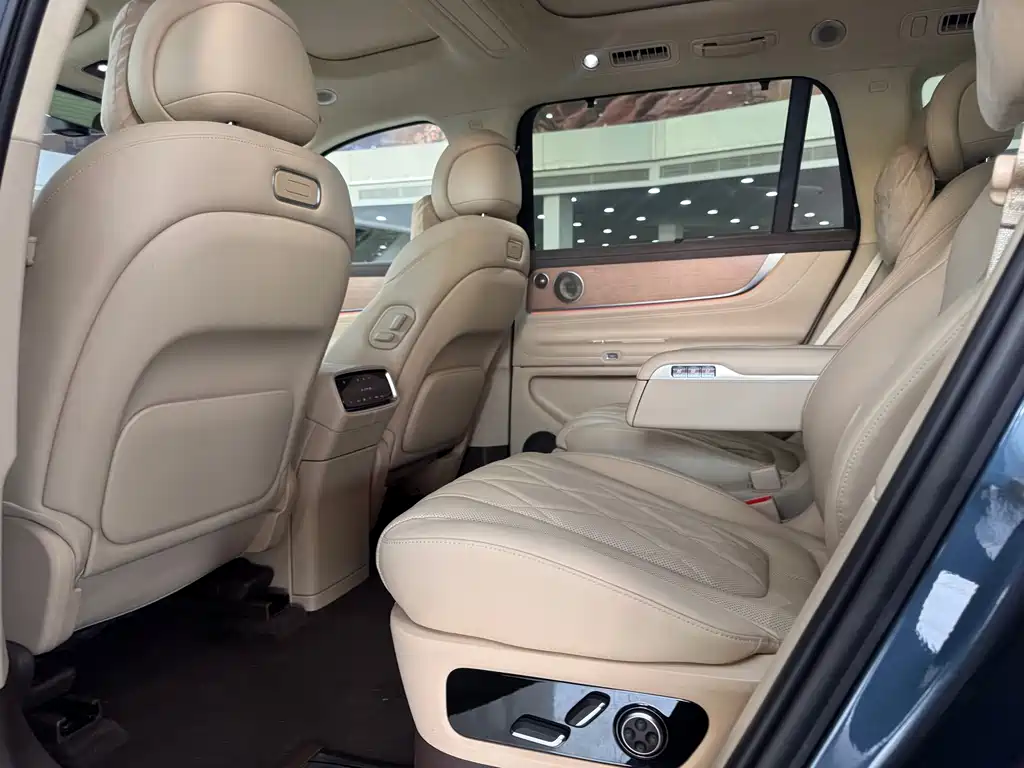 Wenjie M9 2024 extended range Ultra version 42kWh 6-seater version купить на сайте DeffCars