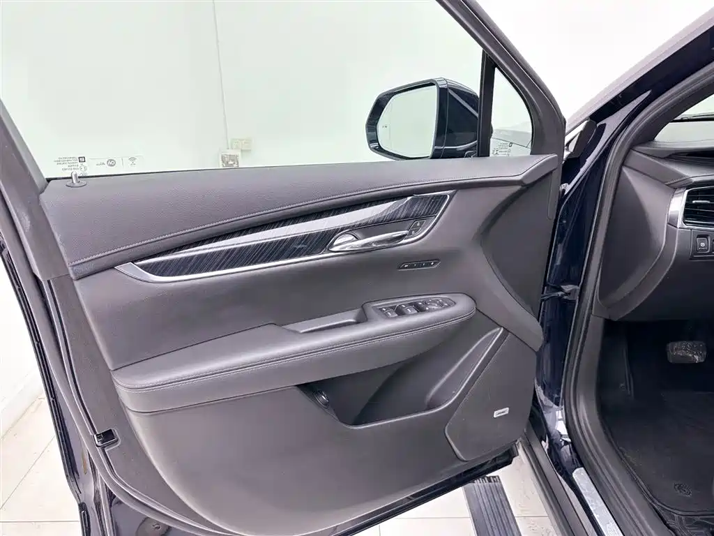 Cadillac XT6 2021 28T six-seat four-wheel drive luxury model купить на сайте DeffCars