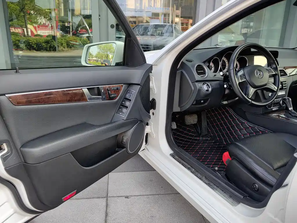 Mercedes-Benz C-Class 2013 C 260 CGI Elegant купить на сайте DeffCars