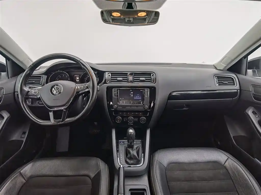 Sagitar 2018 280TSI DSG luxury model купить на сайте DeffCars