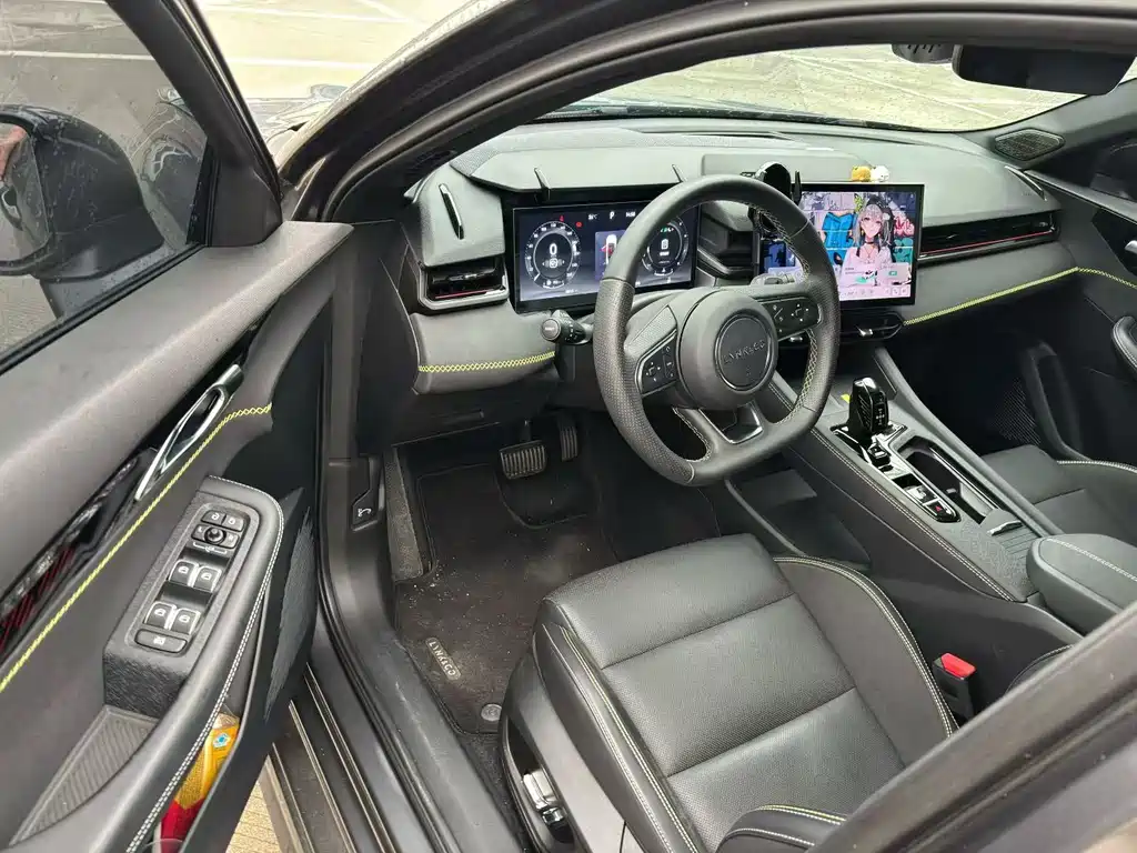 Lynk & Co 03 2023 2.0TD DCT Pro купить на сайте DeffCars