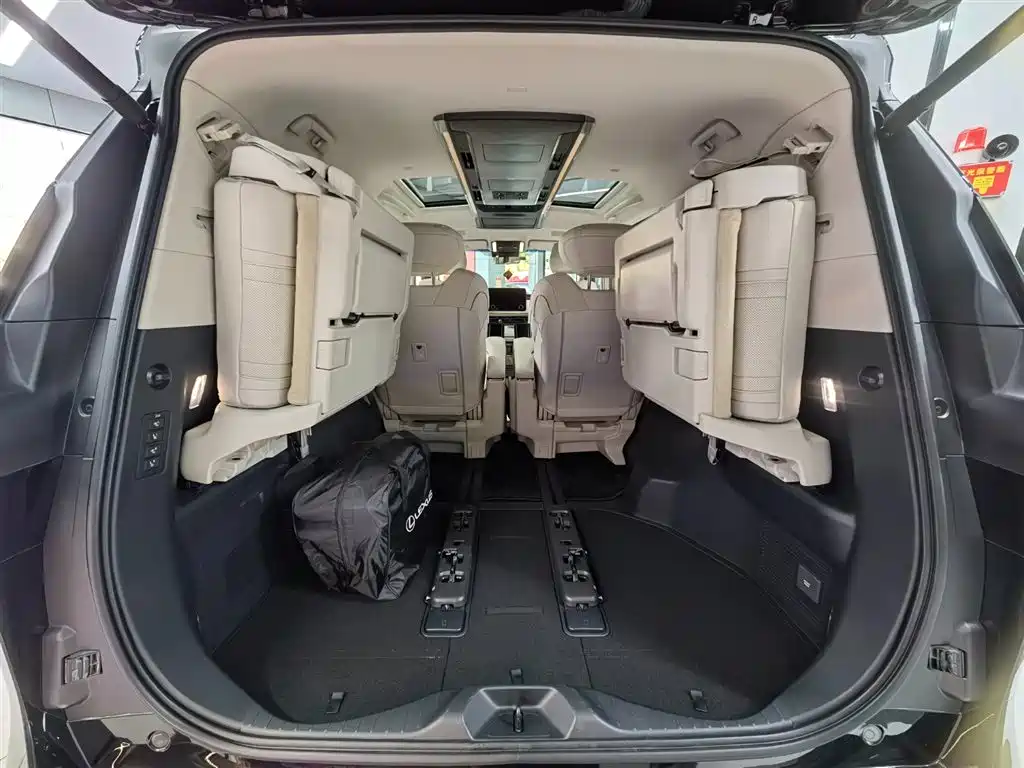 Lexus LM 2023 500h six-seater premium version купить на сайте DeffCars