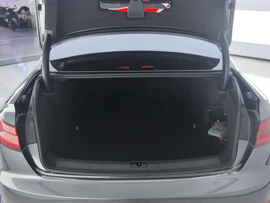 Audi A4L 2019 40 TFSI Enterprising National VI купить на сайте DeffCars