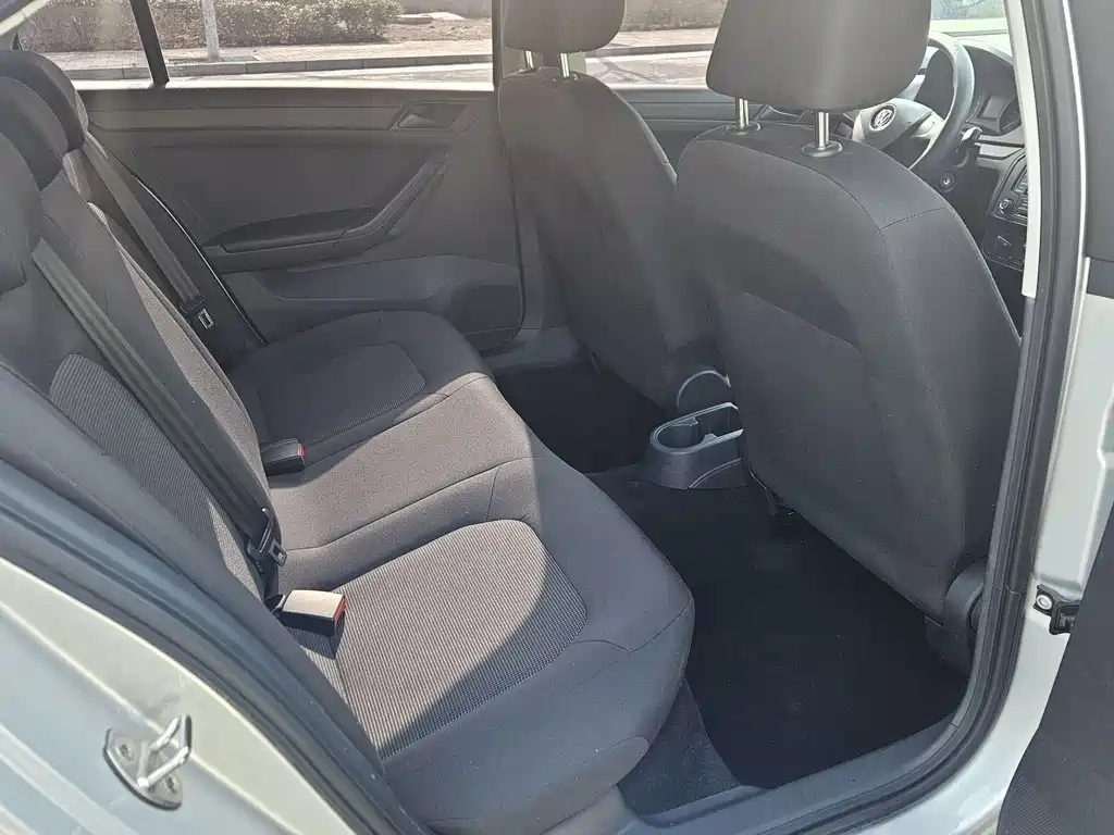 Jetta 2017 1.4L manual fashion model купить на сайте DeffCars