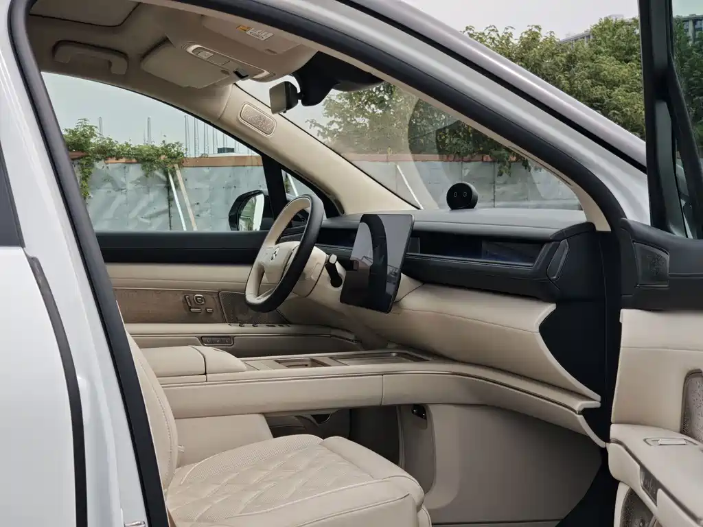 NIO ES8 2026 Six-seater Executive Deluxe Edition купить на сайте DeffCars