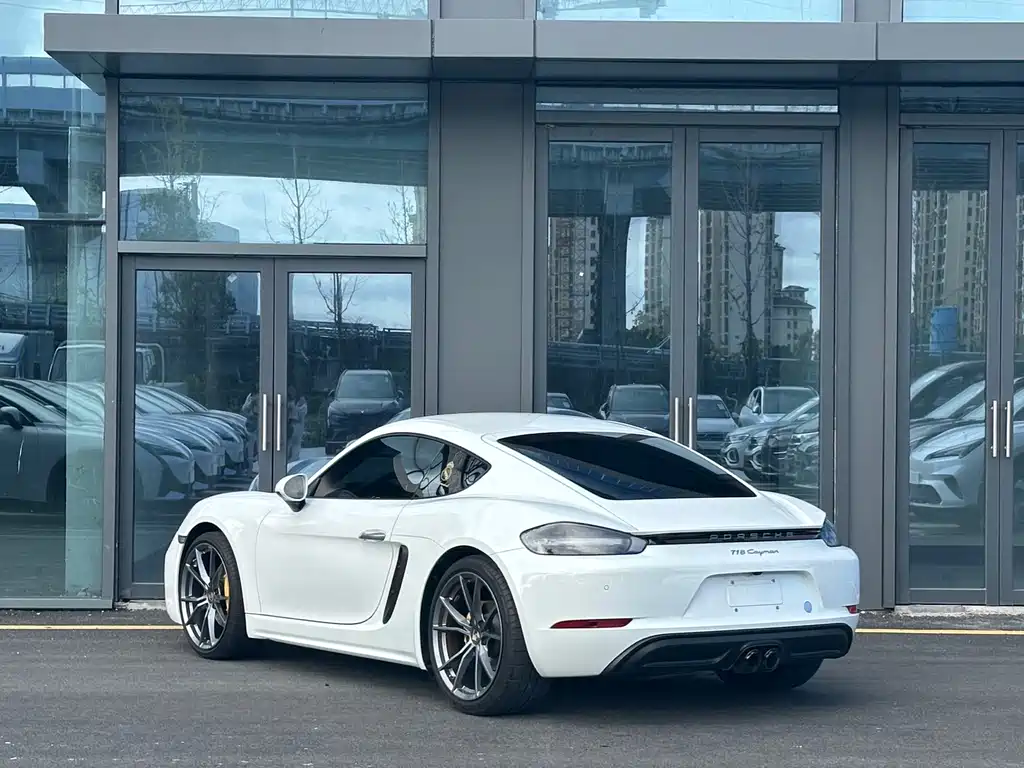Porsche 718 2018 Cayman 2.0T купить на сайте DeffCars
