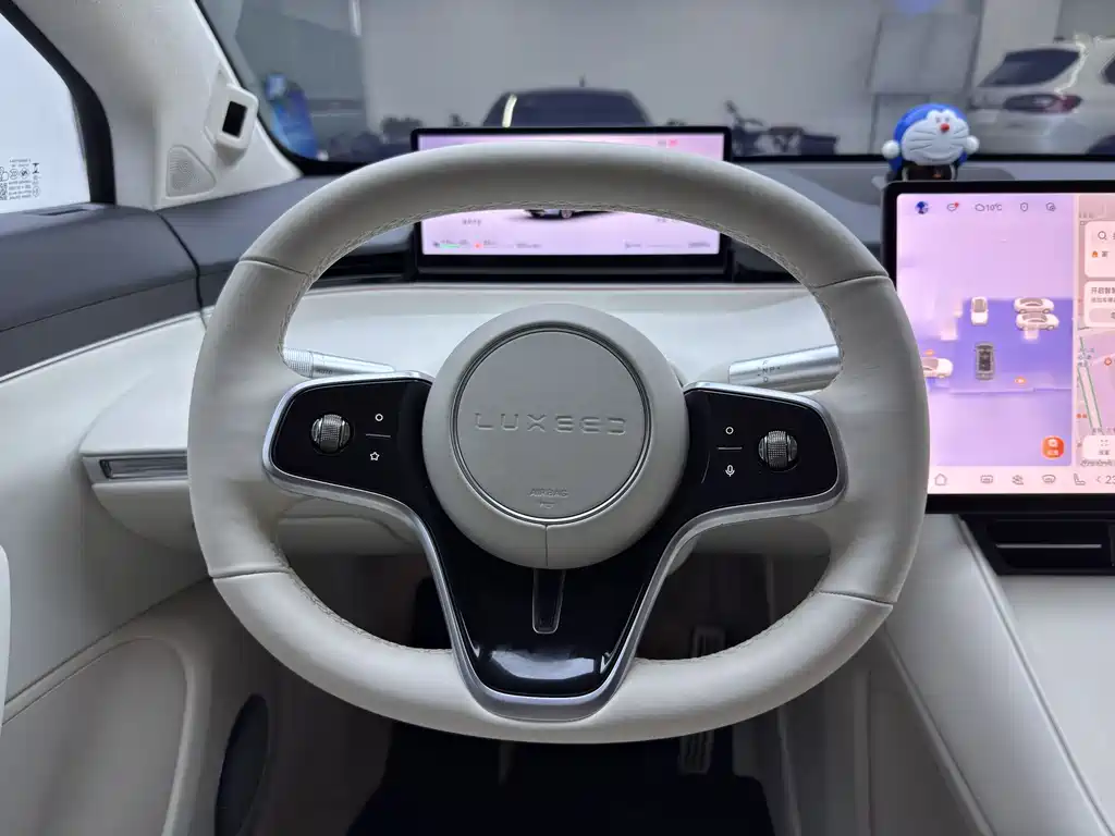 Zhijie R7 2025 extended range 251km Max купить на сайте DeffCars