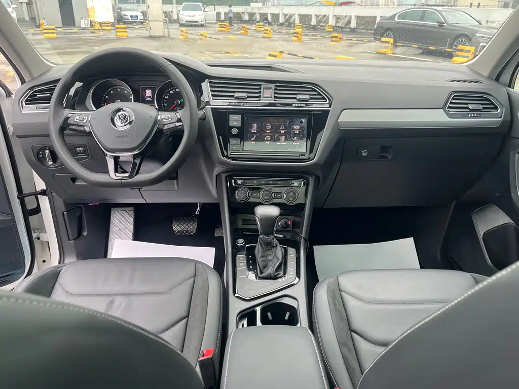 Tiguan L 2019 330TSI automatic two-wheel drive panoramic comfort version National VI купить на сайте DeffCars