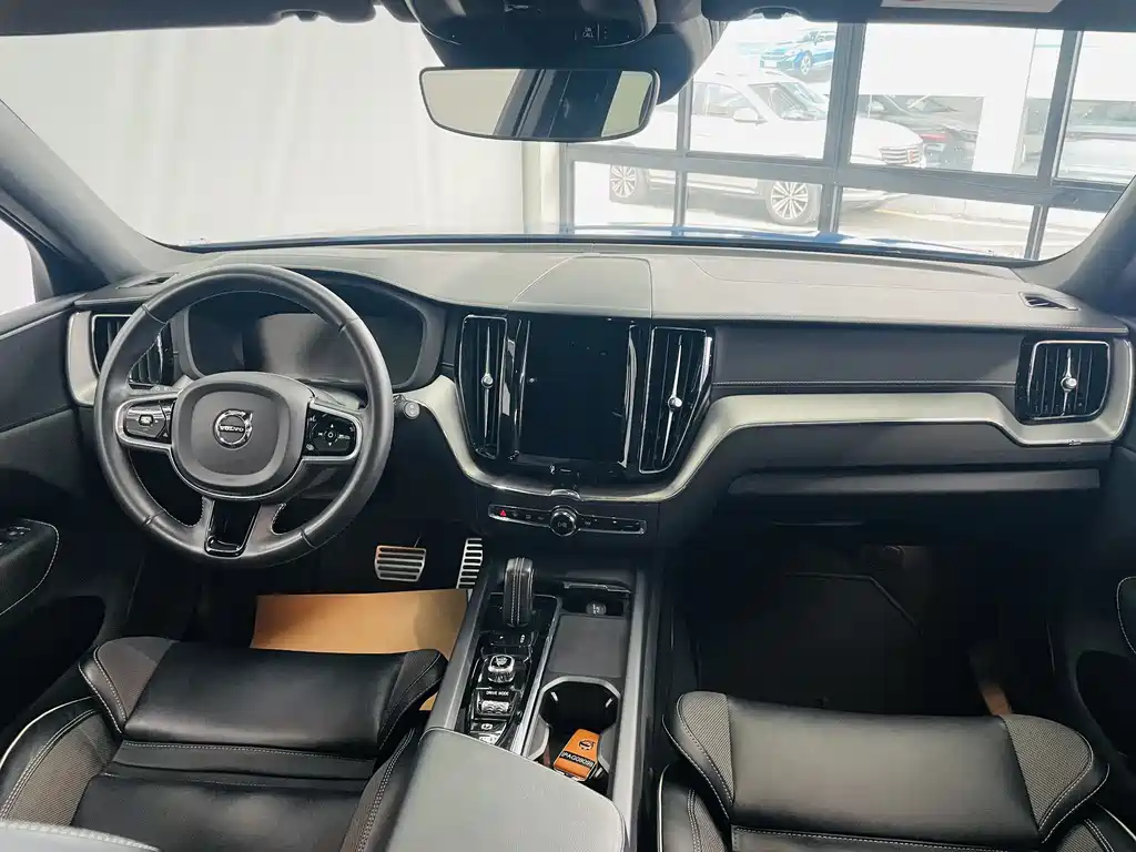 Volvo XC60 Plug-in Hybrid 2021 T8 E-Drive Hybrid Zhiyuan Sports Edition купить на сайте DeffCars