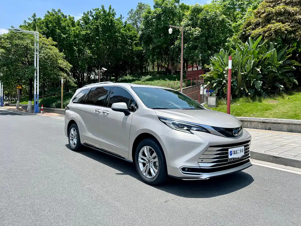 SIENNA 2021 2.5L Hybrid Extreme Edition купить на сайте DeffCars