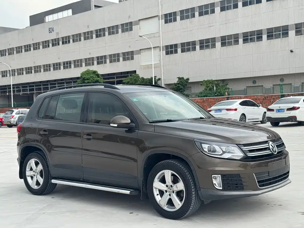 Tiguan 2013 1.8TSI automatic two-wheel drive comfort version купить на сайте DeffCars