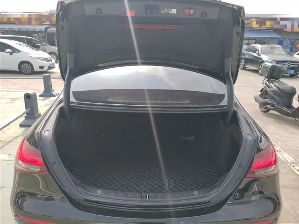 Mercedes-Benz E-Class 2023 E 300 L Luxury Model купить на сайте DeffCars